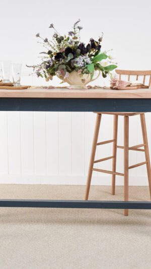 Breakfast bar with an Enzo bar stool